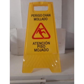 Señal de advertencia suelo recién fregado - Imagen 1